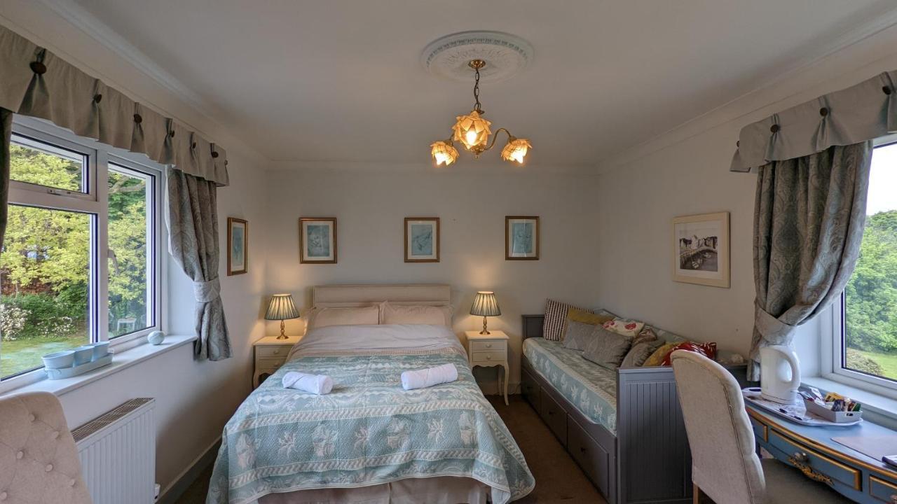 Doppel-/Zweibettzimmer mit eigenem Bad